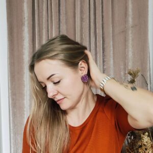 kolczyki fioletowe sztyfty sutasz