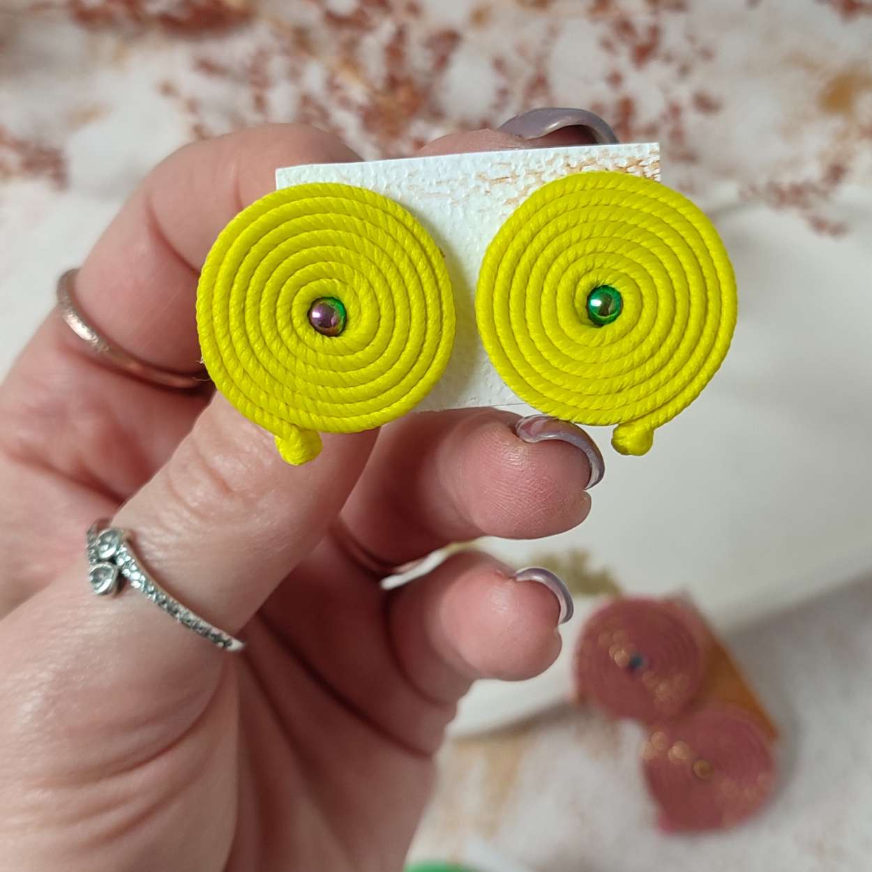 Kolczyki żółte -cytrynowe małe koła - obrazek 5