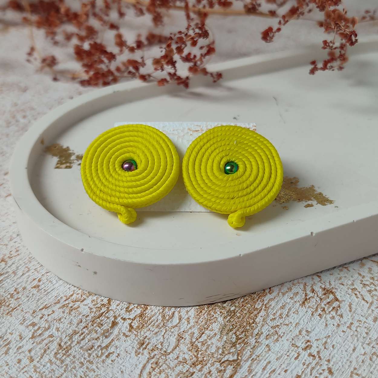Kolczyki żółte -cytrynowe małe koła - obrazek 2