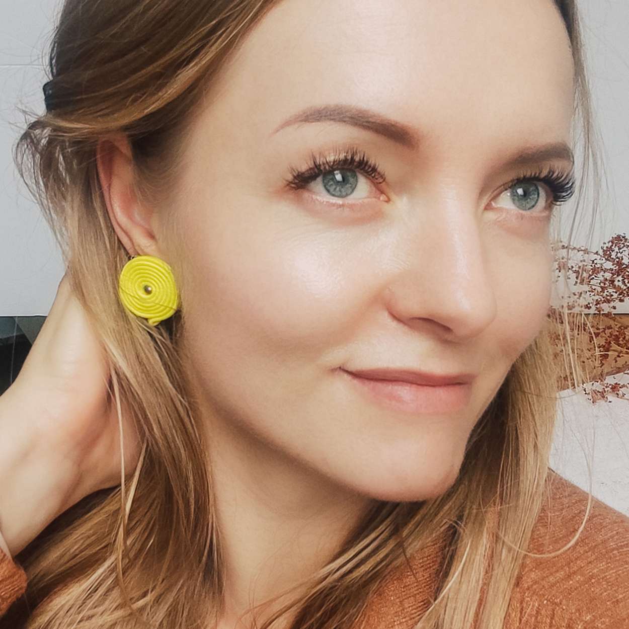 Kolczyki żółte -cytrynowe małe koła - obrazek 3