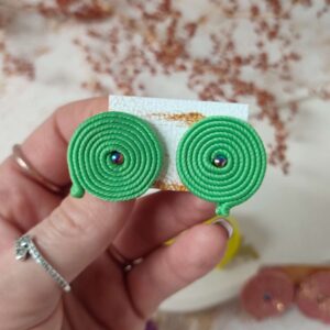 zielone małe kolczyki sztyfty