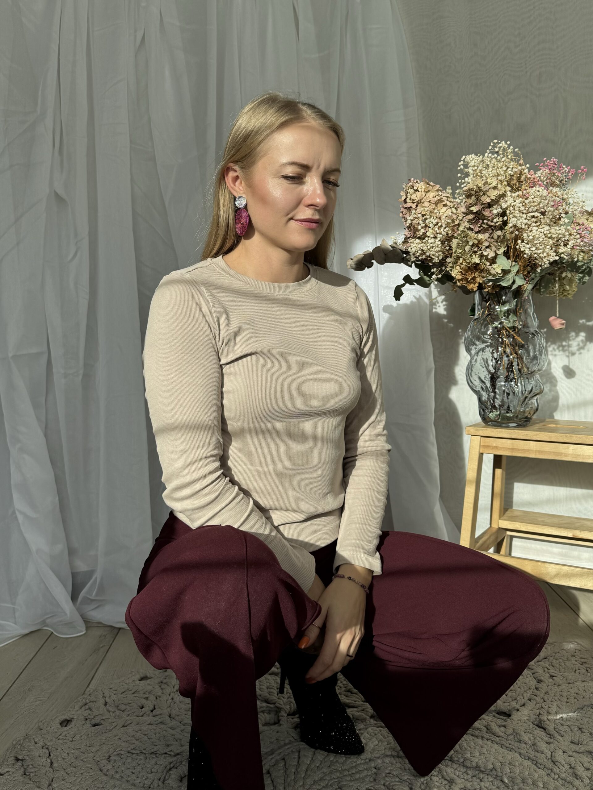 Kolczyki asymetryczne burgund i brąz ze złotem koła - obrazek 5