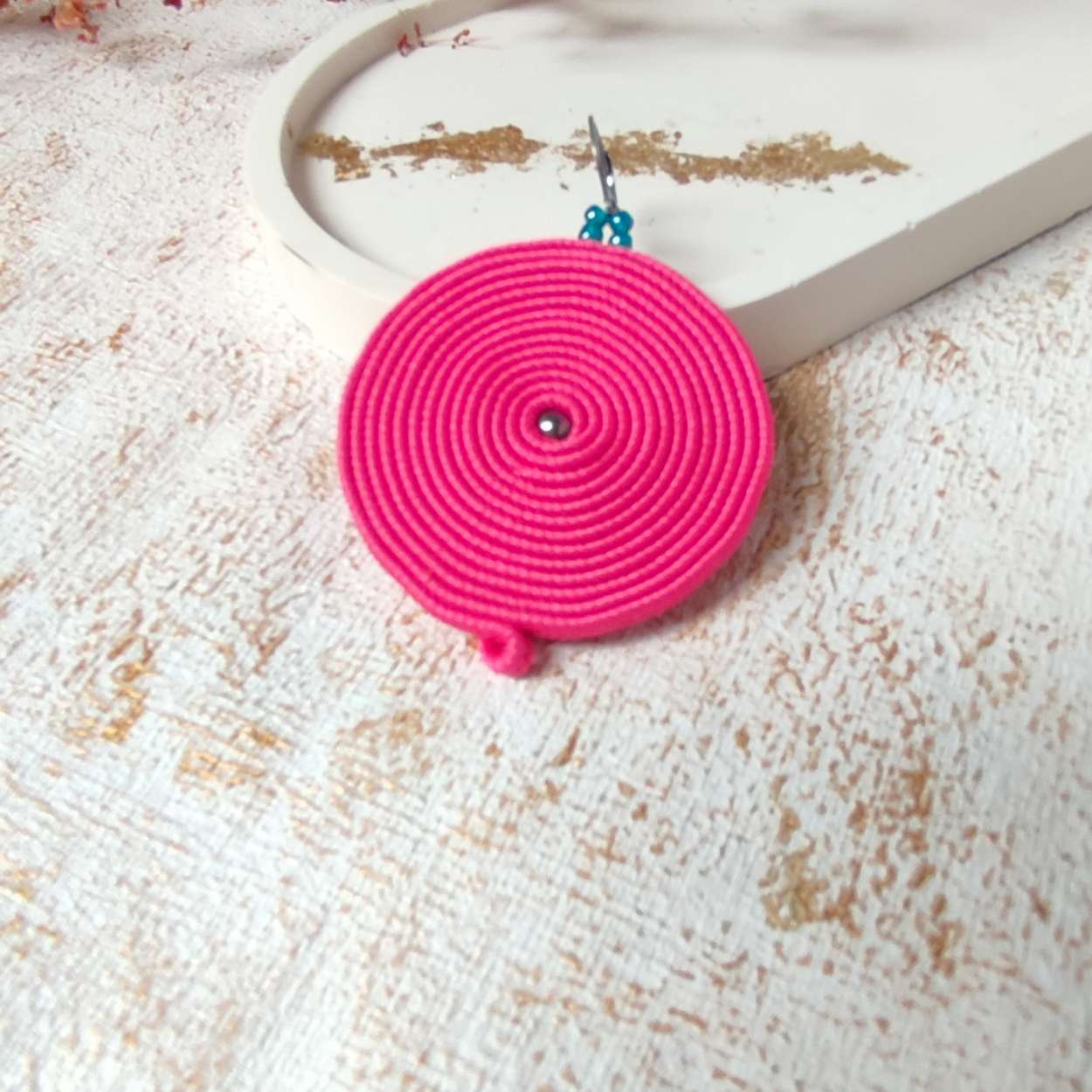 Kolczyki różowe koła - obrazek 3