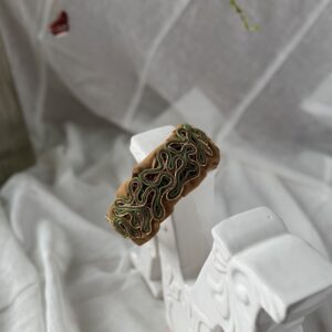 Jasny brąz ozdobna opaska do włosów z haftem sutaszowym- mahabi