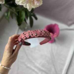 różowa opaska ozdobna