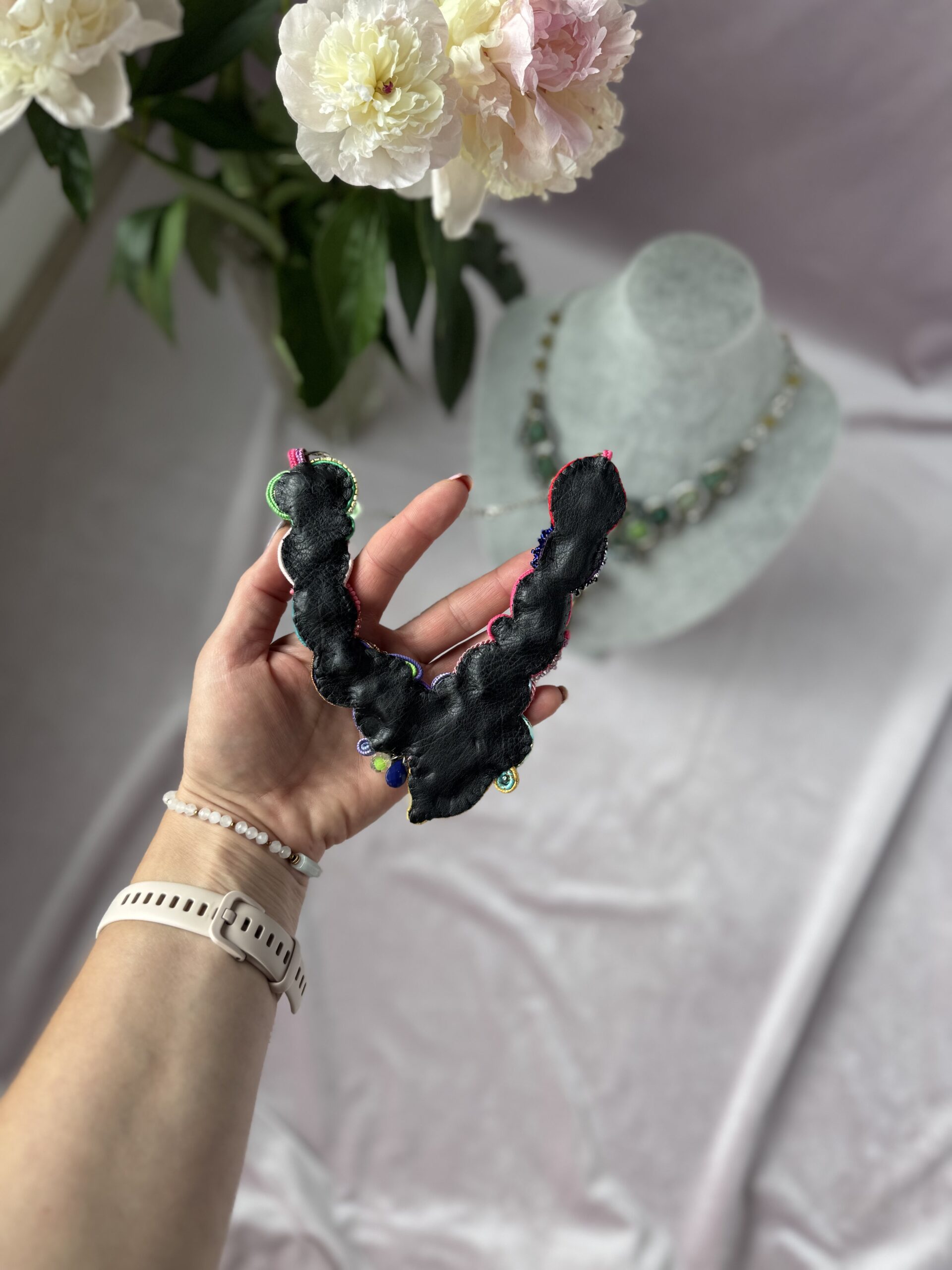 uniaktowy duży naszyjnik