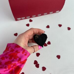 czarne serce broszka