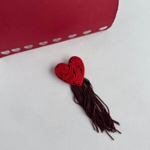 czerwone serce broszka