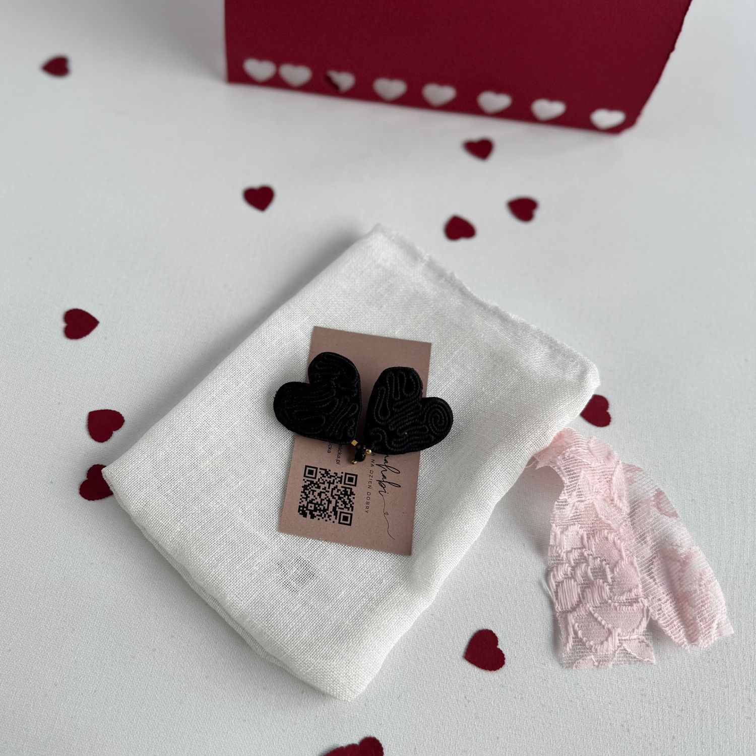 czarne serce broszka